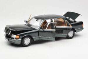 Mercedes 560 SEL W126 Night Verde Metalizat Dealer Edition Norev 1:18 B66040626 Metal - imaginea 2 din 8