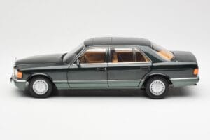 Mercedes 560 SEL W126 Night Verde Metalizat Dealer Edition Norev 1:18 B66040626 Metal - imaginea 4 din 8
