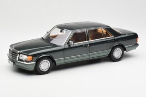 Mercedes 560 SEL W126 Night Verde Metalizat Dealer Edition Norev 1:18 B66040626