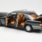 Mercedes 560 SEL W126 Night Verde Metalizat Dealer Edition Norev 1:18 B66040626 - image 5 of 8