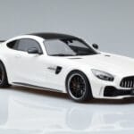 Mercedes AMG GT R Alb GT Spirit 1:18 KJ021 Rășină - image 4 of 6