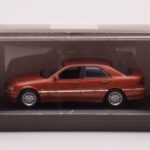 Mercedes C-Class W202 C220 Portocaliu Metalic Dealer Edition Minichamps 1:43 - image 4 of 4