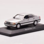 Mercedes C-Class W202 C220 Argintiu Minichamps 1:43 - image 2 of 4