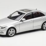 Mercedes C-Class W204 Avantgarde Argintiu AUTOart 1:18 B66962368