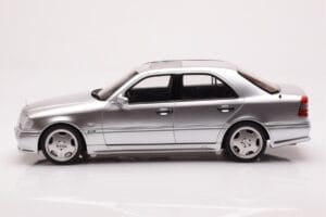 Mercedes C36 AMG W202 Argintiu Otto 1:18 OT443 Rășină - imaginea 3 din 6