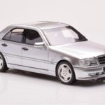 Mercedes C36 AMG W202 Argintiu Otto 1:18 - image 4 of 6