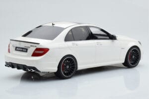 Mercedes C63 AMG W204 Alb GT Spirit 1:18 GT166 Rășină - imaginea 2 din 6