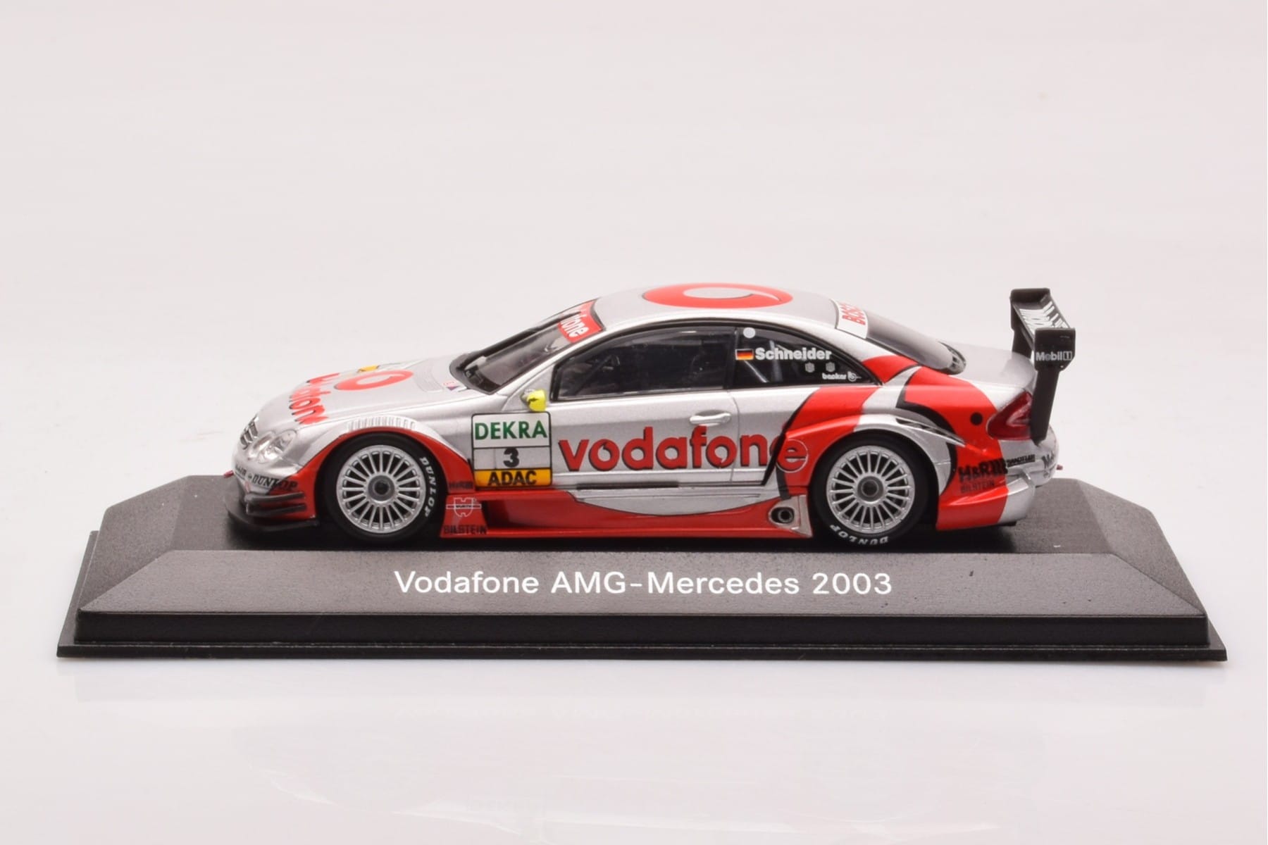 Mercedes CLK-DTM #3 B. Schneider Vodafone DTM 2003 Minichamps 1:43 B66961982 Metal