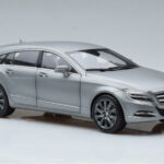 Mercedes CLS Shooting Brake X218 Alanite Gri Norev 1:18 - image 5 of 7