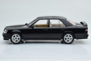 Mercedes E-Class W124 Tuning Negru MCG 1:18 MCG18341 Metal - imaginea 3 din 6
