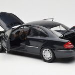 Mercedes E-Class W211 Albastru Metalic Kyosho 1:18 B66962147 - image 5 of 8