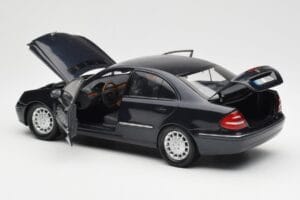 Mercedes E-Class W211 Albastru Metalic Kyosho 1:18 B66962147 Metal - imaginea 5 din 8