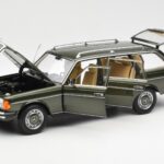 Mercedes 230T W123 T-Model Verde Metalizat Norev 1:18 183730 - image 2 of 8