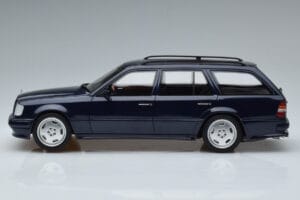 Mercedes E36 AMG S124 Albastru Otto 1:18 OT753 Rășină - imaginea 3 din 6