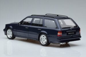 Mercedes E36 AMG S124 Albastru Otto 1:18 OT753 Rășină - imaginea 5 din 6