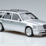 Mercedes E36 AMG S124 Argintiu Otto 1:18 OT889 Rășină - image 4 of 6