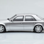 Mercedes E500 W124 Argintiu Otto 1:18 - image 3 of 6