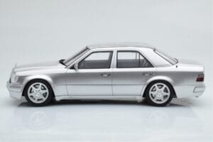 Mercedes E500 W124 Argintiu Otto 1:18 OT623 Rășină - imaginea 3 din 6