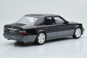 Mercedes E60 AMG W124 Negru Otto 1:18 OT131 Rășină - imaginea 2 din 6