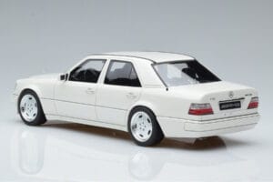Mercedes E60 AMG W124 Alb Otto 1:18 B66040640 Rășină - imaginea 5 din 6