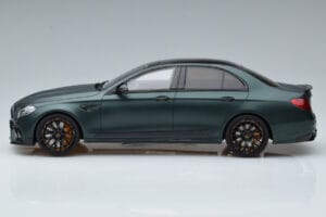 Mercedes E63 AMG Brabus 800 W213 Verde GT Spirit 1:18 GT208 Rășină - imaginea 3 din 6