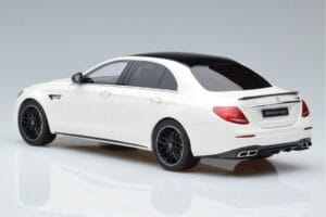 Mercedes AMG E63 S W213 Alb GT Spirit 1:18 B66965711 Rășină - imaginea 5 din 6