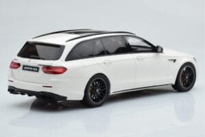Mercedes AMG E63 S S213 T-Model Alb GT Spirit 1:18 GT795 Rășină - imaginea 2 din 6