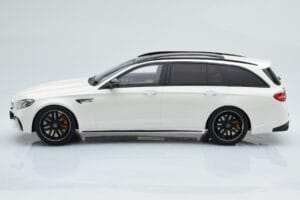 Mercedes AMG E63 S S213 T-Model Alb GT Spirit 1:18 GT795 Rășină - imaginea 3 din 6