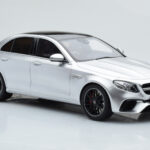 Mercedes AMG E63 S W213 Argintiu GT Spirit 1:18 - image 4 of 6