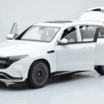 Mercedes EQC 400 Diamond Alb NZG 1:18 - image 2 of 8