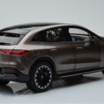 Mercedes EQE SUV X294 AMG Line Velvet Maro NZG 1:18 - image 3 of 8