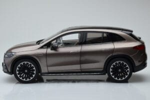 Mercedes EQE SUV X294 AMG Line Velvet Maro NZG 1:18 B66960836 Metal - imaginea 4 din 8