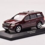 Mercedes GL X164 Carneol Roșu Minichamps 1:43 - image 2 of 4