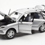 Mercedes M-Class W166 Iridium Argintiu Metalizat Minichamps 1:18 B66960064 - image 2 of 8