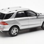 Mercedes M-Class W166 Iridium Argintiu Metalizat Minichamps 1:18 B66960064 - image 3 of 8