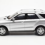 Mercedes M-Class W166 Iridium Argintiu Metalizat Minichamps 1:18 B66960064 - image 4 of 8