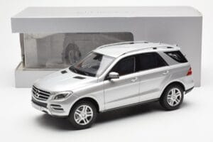 Mercedes M-Class W166 Iridium Argintiu Metalizat Minichamps 1:18 B66960064 Metal - imaginea 8 din 8