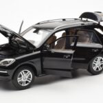 Mercedes M-Class W166 Obsidian Negru Metalizat Minichamps 1:18 B66960063 - image 2 of 8