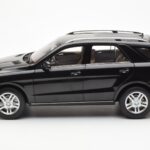 Mercedes M-Class W166 Obsidian Negru Metalizat Minichamps 1:18 B66960063 - image 4 of 8