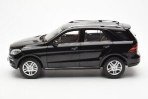 Mercedes M-Class W166 Obsidian Negru Metalizat Minichamps 1:18 B66960063 Metal - imaginea 4 din 8