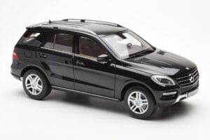 Mercedes M-Class W166 Obsidian Negru Metalizat Minichamps 1:18 B66960063 Metal - imaginea 6 din 8
