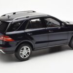 Mercedes M-Class W166 Tansanite Albastru Metalizat Minichamps 1:18 B66960065 - image 3 of 8