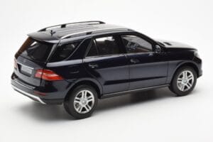 Mercedes M-Class W166 Tansanite Albastru Metalizat Minichamps 1:18 B66960065 Metal - imaginea 3 din 8