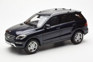 Mercedes M-Class W166 Tansanite Albastru Metalizat Minichamps 1:18 B66960065