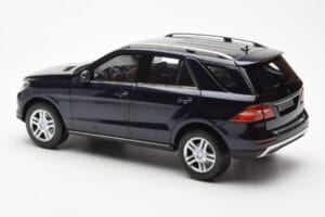 Mercedes M-Class W166 Tansanite Albastru Metalizat Minichamps 1:18 B66960065 Metal - imaginea 7 din 8
