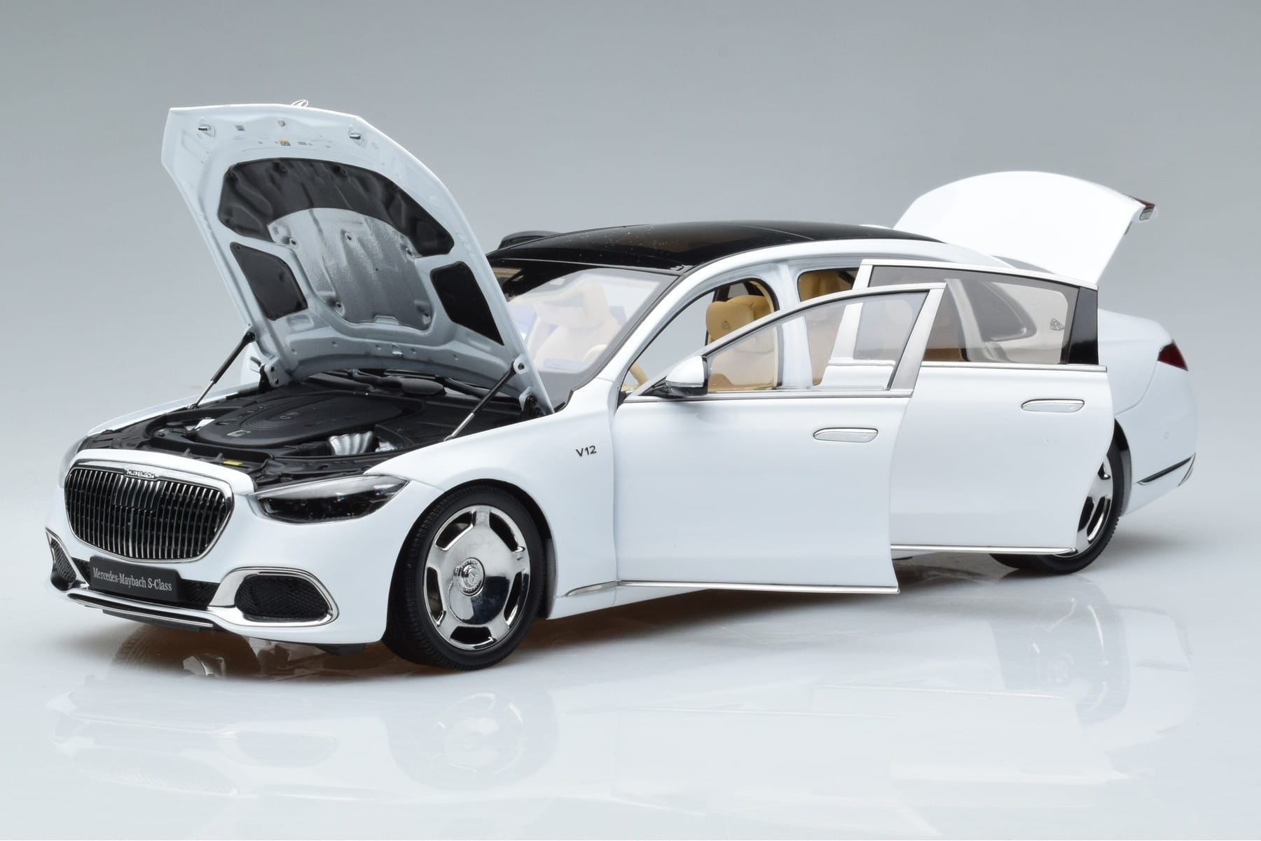 Mercedes Maybach S600 W222 V12 Biturbo Diamond Alb Almost Real 1:18 820116 Metal - imaginea 2 din 11