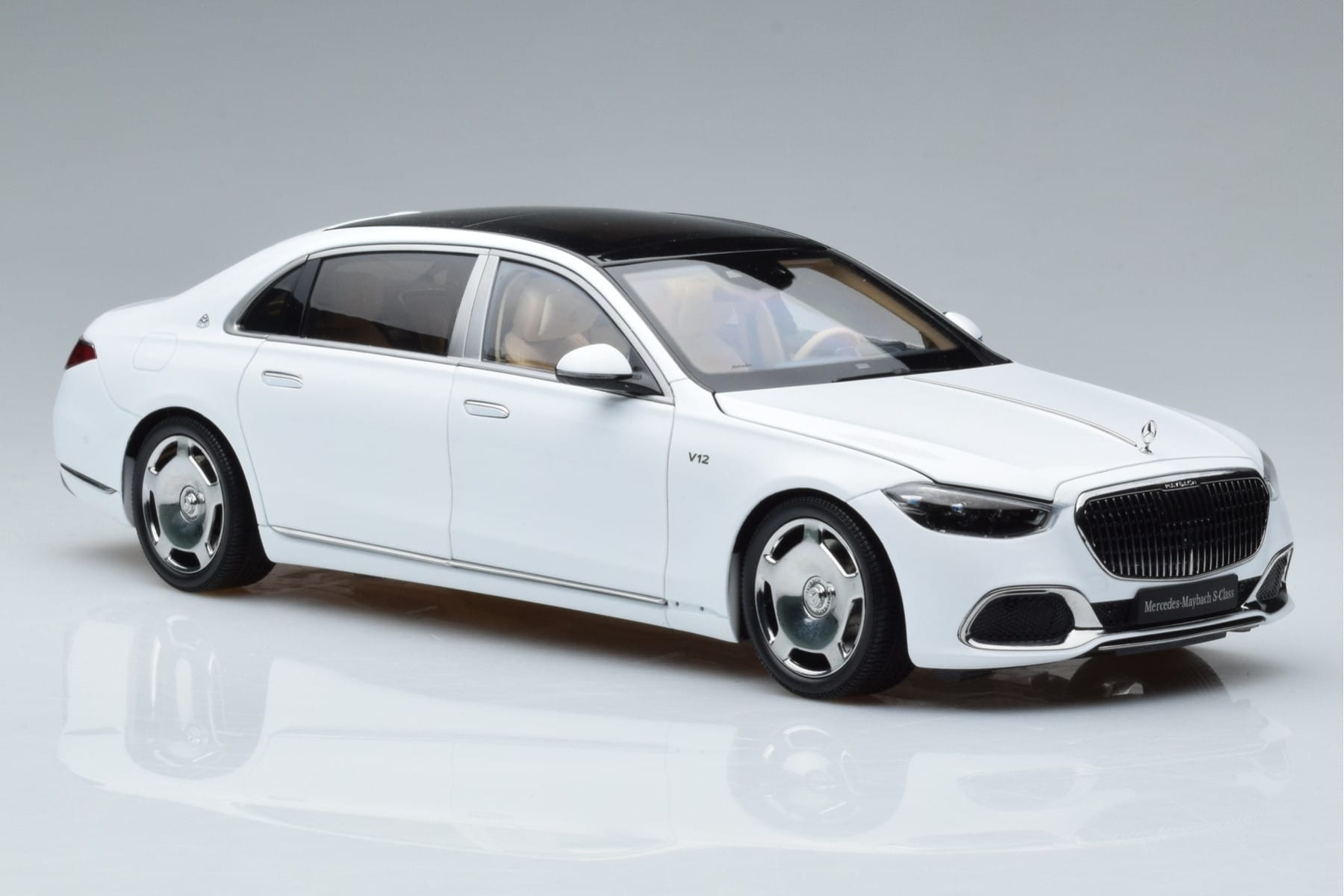 Mercedes Maybach S600 W222 V12 Biturbo Diamond Alb Almost Real 1:18 820116 Metal - imaginea 6 din 11