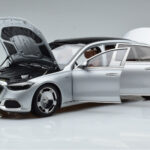 Mercedes Maybach S600 W222 V12 Biturbo Hightech Argintiu Almost Real 1:18 - image 2 of 12
