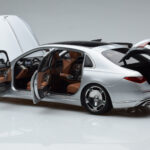 Mercedes Maybach S600 W222 V12 Biturbo Hightech Argintiu Almost Real 1:18 - image 8 of 12