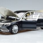 Mercedes Maybach S650 X222 Albastru Argintiu Norev 1:18 B66960615 Metal - image 2 of 7
